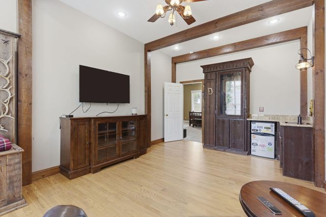 1610 W Caleb Court, Springfield, MO 65810