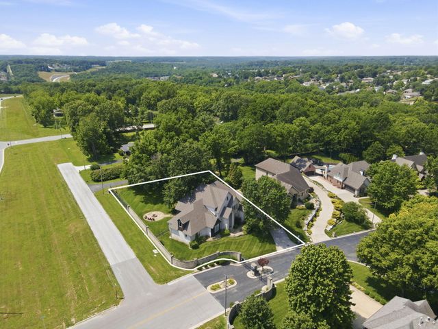 1610 W Caleb Court, Springfield, MO 65810