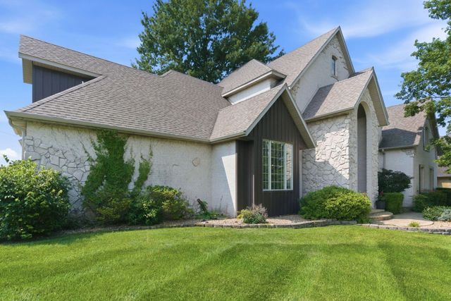 1610 W Caleb Court, Springfield, MO 65810