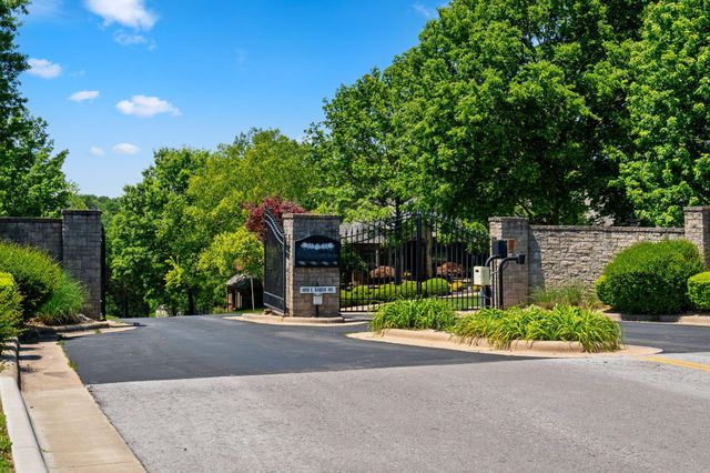 1610 W Caleb Court, Springfield, MO 65810