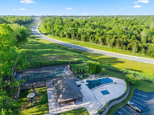 1610 W Caleb Court, Springfield, MO 65810