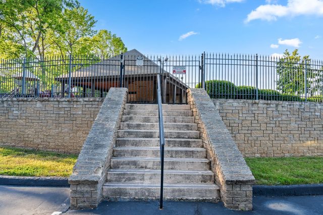 1610 W Caleb Court, Springfield, MO 65810
