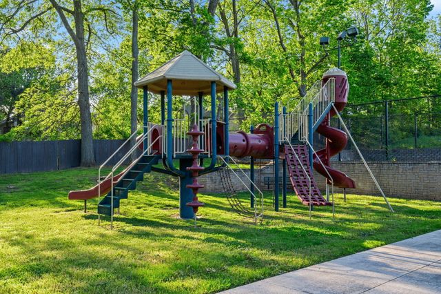 1610 W Caleb Court, Springfield, MO 65810
