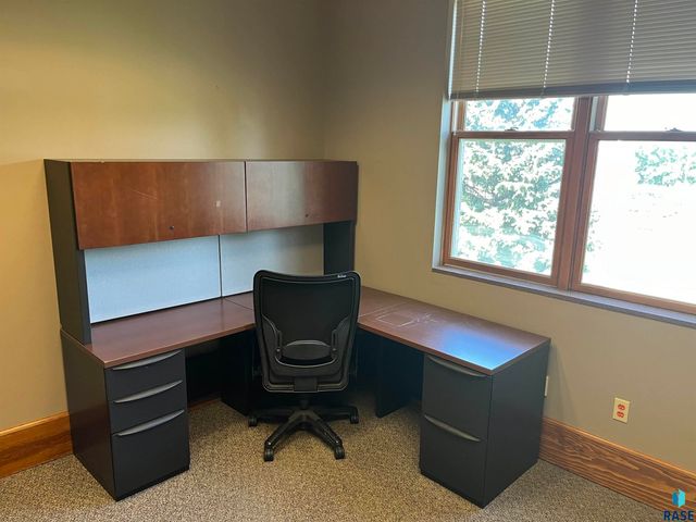 102 N Krohn Pl Place 110, Sioux Falls, SD 57103