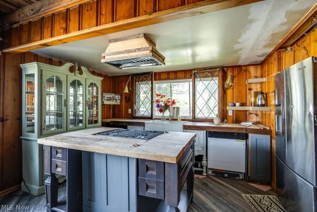 4559 Van Epps Road, Brooklyn Heights, OH 44131