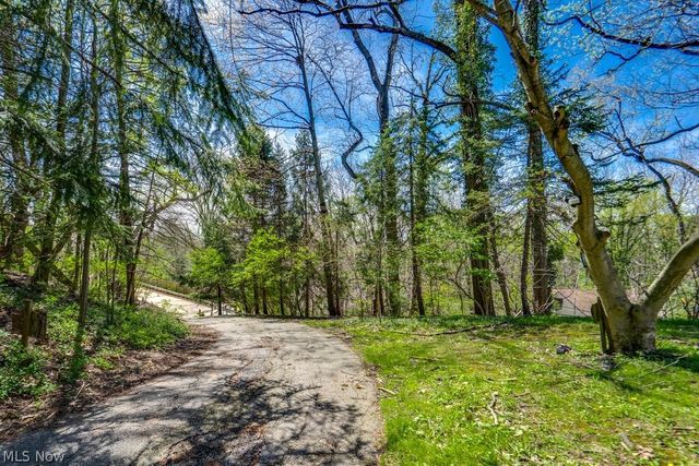 4559 Van Epps Road, Brooklyn Heights, OH 44131