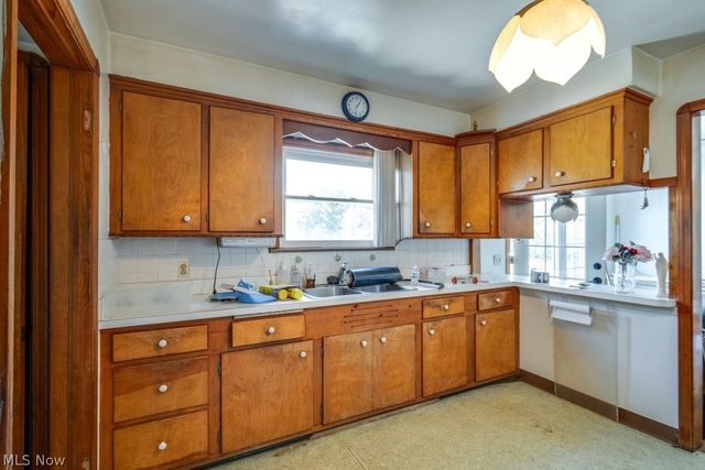 4559 Van Epps Road, Brooklyn Heights, OH 44131