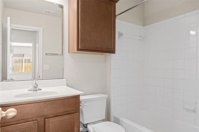 401 S Hunting Lodge LN, Bastrop, TX 78602