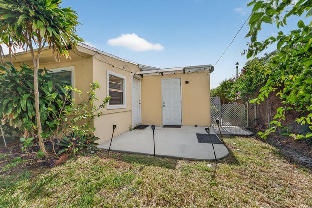 2105 Worthington Road, West Palm Beach, FL 33409