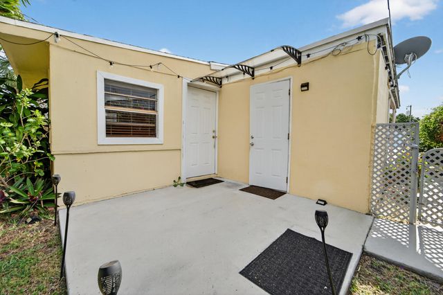 2105 Worthington Road, West Palm Beach, FL 33409