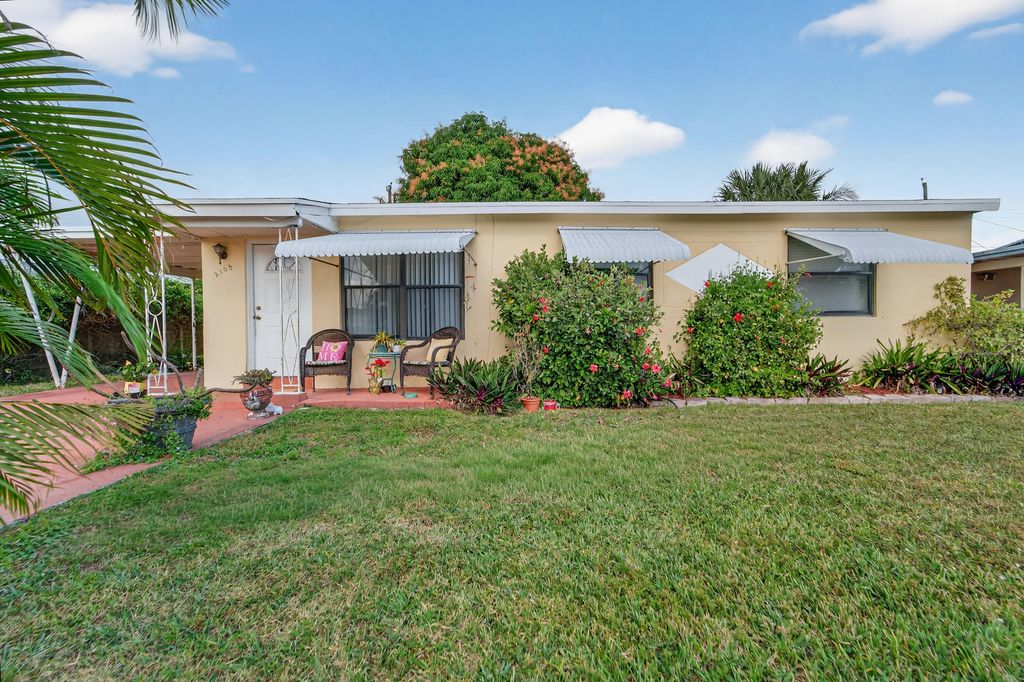 2105 Worthington Road, West Palm Beach, FL 33409