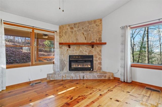 421 Cherokee Court, Ellijay, GA 30540