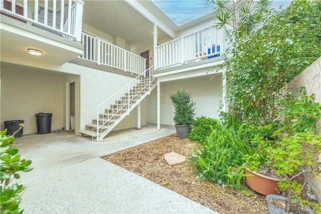 222 20th, Huntington Beach, CA 92648