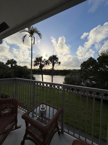 2052 Alta Meadows Lane 2205, Delray Beach, FL 33444