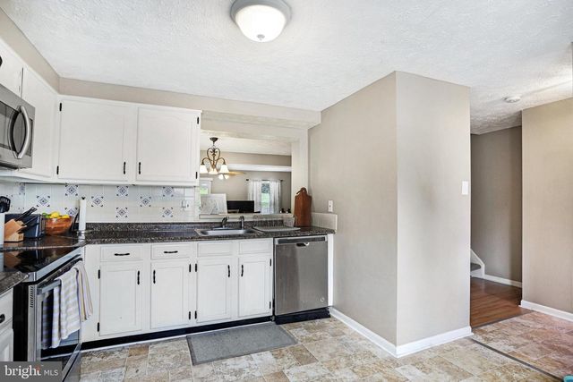 7700 MANDAN RD, Greenbelt, MD 20770