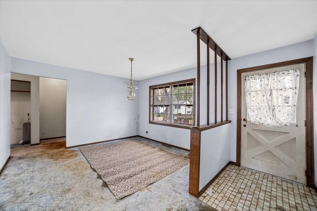 644 Briar Road, Wauconda, IL 60084