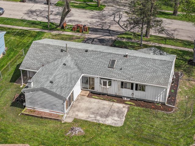 644 Briar Road, Wauconda, IL 60084