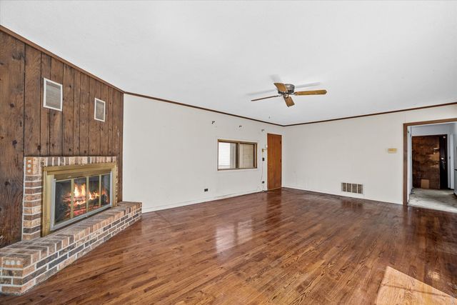644 Briar Road, Wauconda, IL 60084