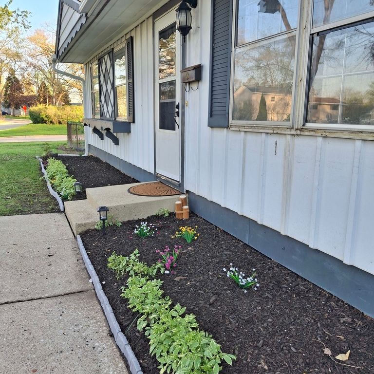 644 Briar Road, Wauconda, IL 60084