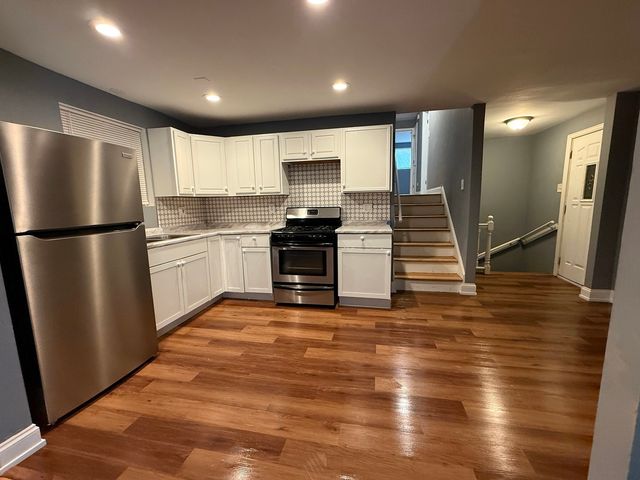 8809 S Harvard Avenue, Chicago, IL 60620