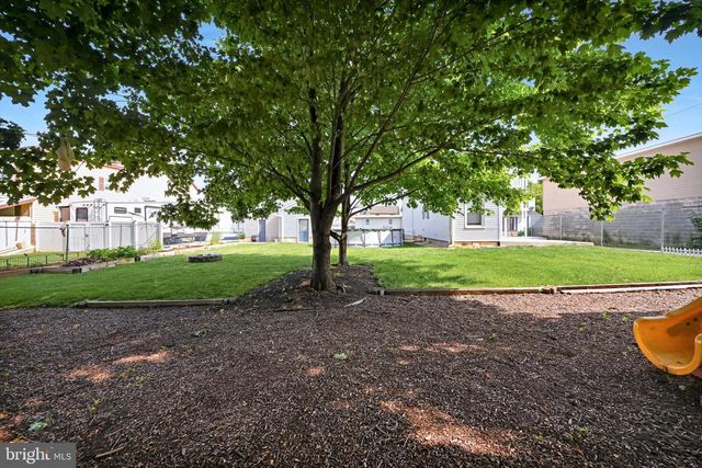 24 FOLMER ST, Lebanon, PA 17042