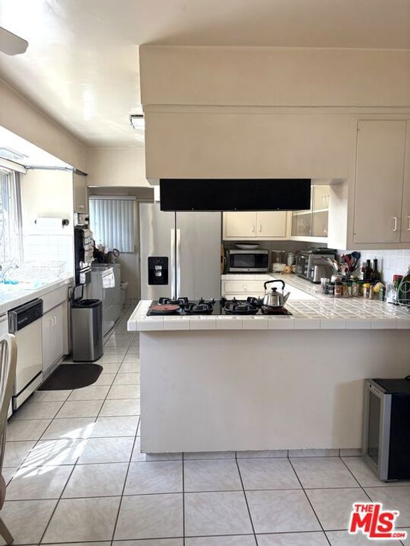 1325 N Spaulding Avenue, Los Angeles, CA 90046 — photo 4