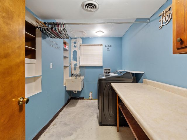 200 Highland Drive, Huntington, WV 25705