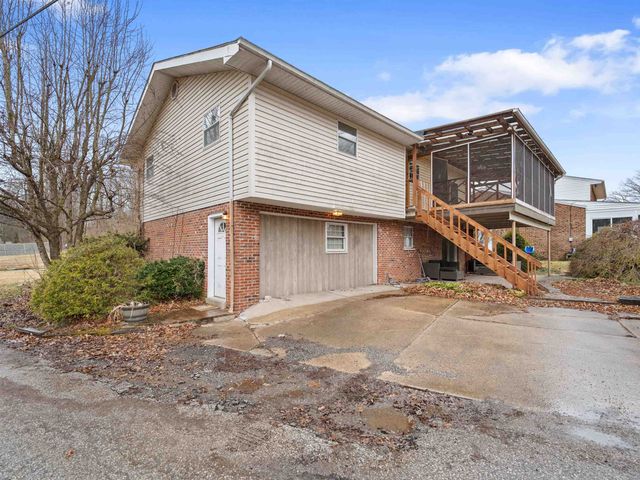 200 Highland Drive, Huntington, WV 25705
