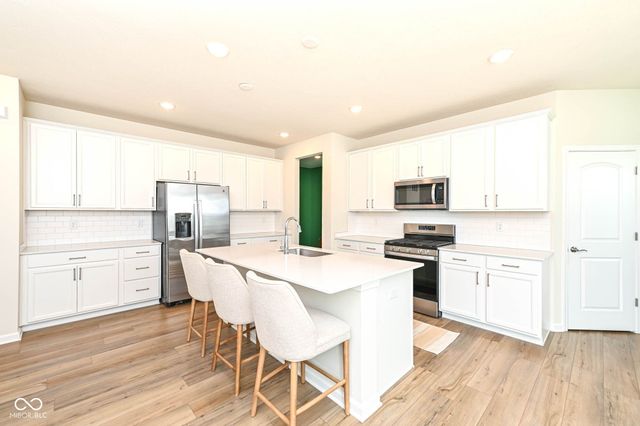 657 Pearson Pass, Avon, IN 46123