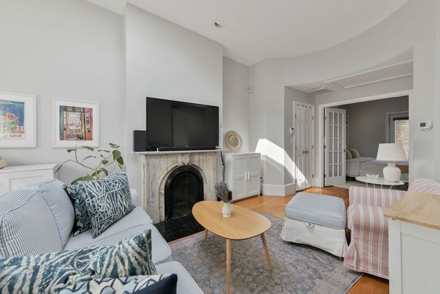 219 W Newton St 4, Boston, MA 02116