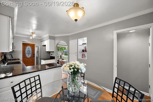 737 Panorama Drive, Milford, MI 48381
