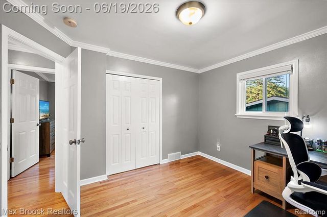 737 Panorama Drive, Milford, MI 48381
