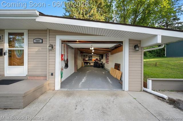737 Panorama Drive, Milford, MI 48381