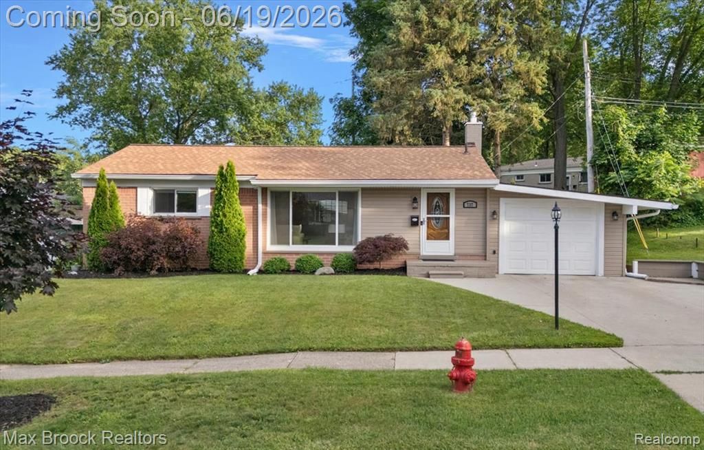 737 Panorama Drive, Milford, MI 48381