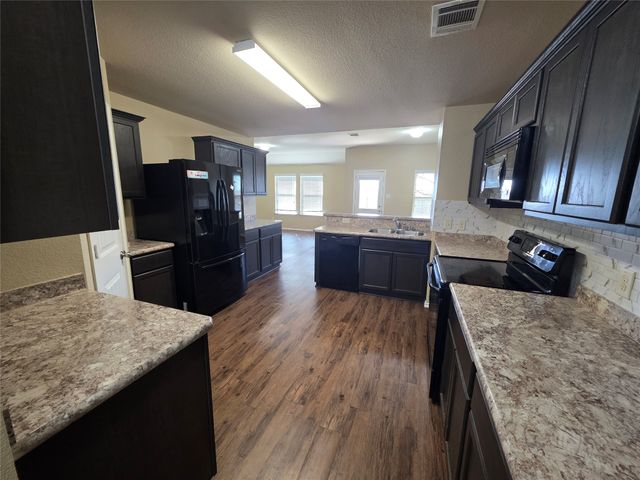 237 Thoroughbred Street, Waxahachie, TX 75165