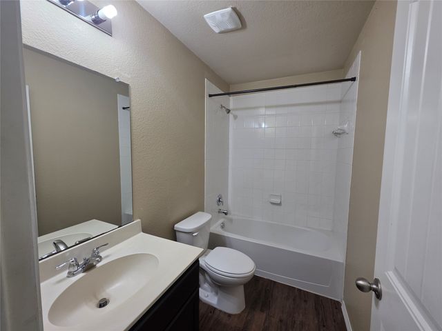 237 Thoroughbred Street, Waxahachie, TX 75165