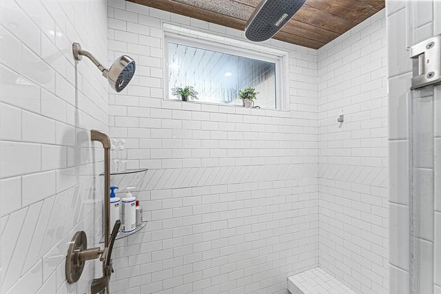 7035 W Shadow Valley Road, Rogers, AR 72758