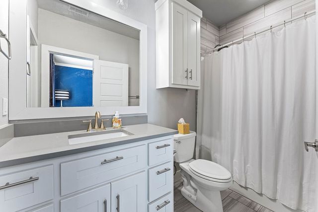 7035 W Shadow Valley Road, Rogers, AR 72758