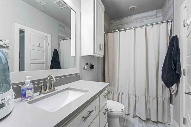 7035 W Shadow Valley Road, Rogers, AR 72758