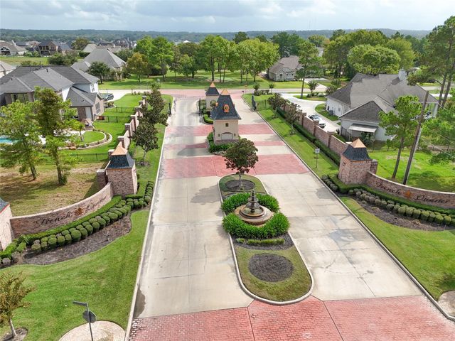 10812 Bourbon Street, Willis, TX 77318