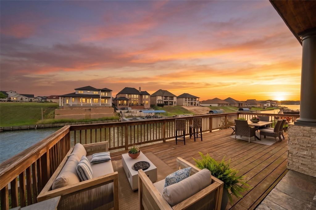 10812 Bourbon Street, Willis, TX 77318