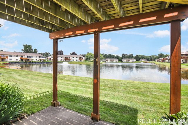 11386 Ripple Drive, Allendale, MI 49401
