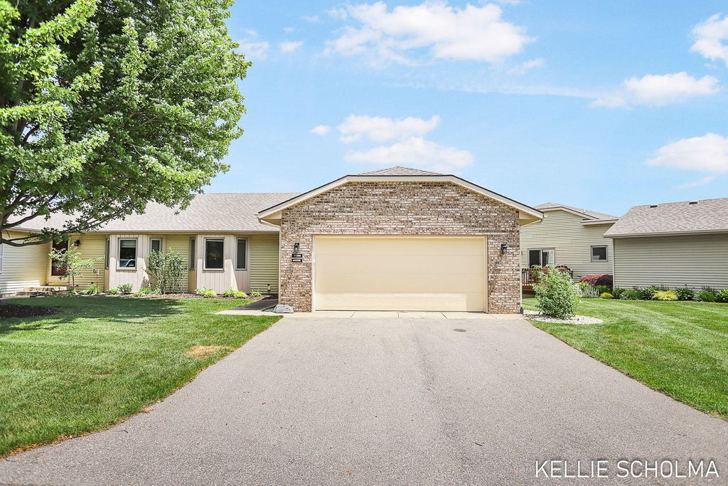 11386 Ripple Drive, Allendale, MI 49401