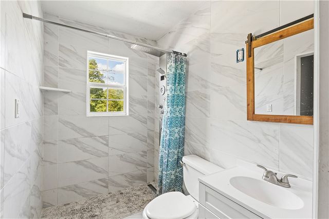 2196 Madison 8300, Huntsville, AR 72740