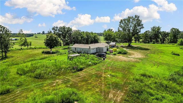 2196 Madison 8300, Huntsville, AR 72740