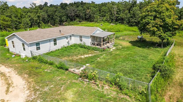 2196 Madison 8300, Huntsville, AR 72740