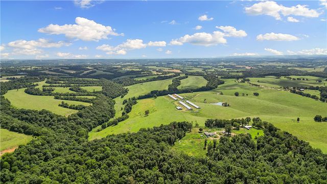 2196 Madison 8300, Huntsville, AR 72740