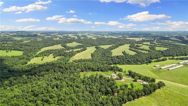 2196 Madison 8300, Huntsville, AR 72740