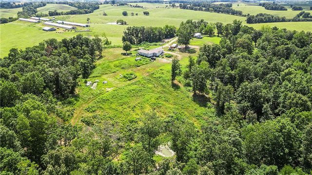 2196 Madison 8300, Huntsville, AR 72740