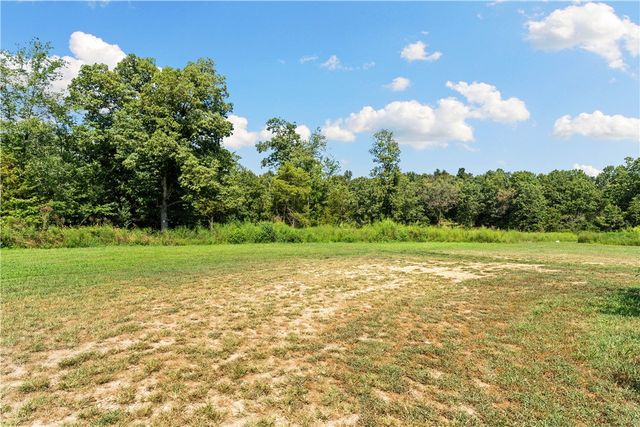 2196 Madison 8300, Huntsville, AR 72740